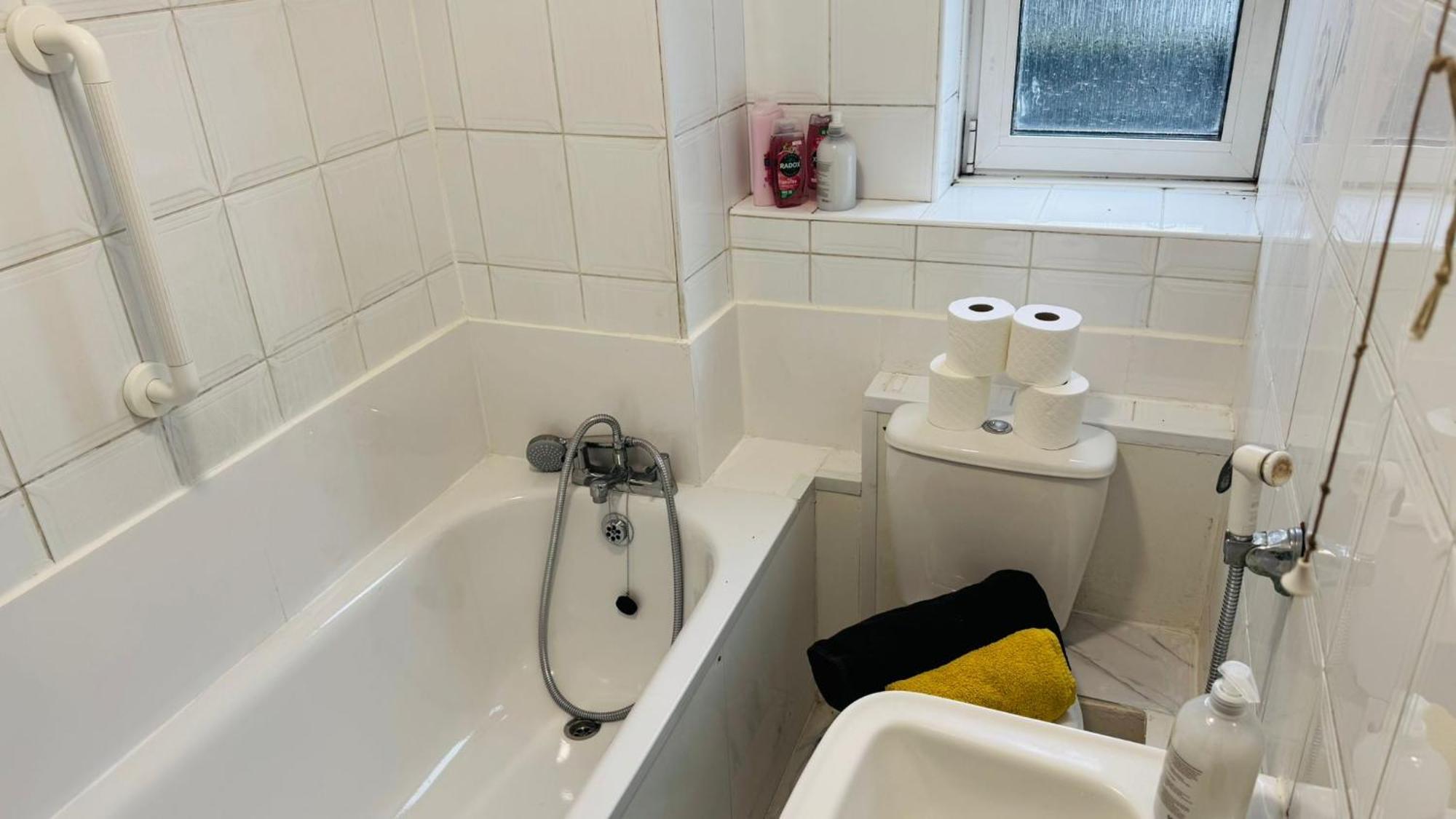 Edgware Road For 4 Guests Gazde/Camere de închiriat