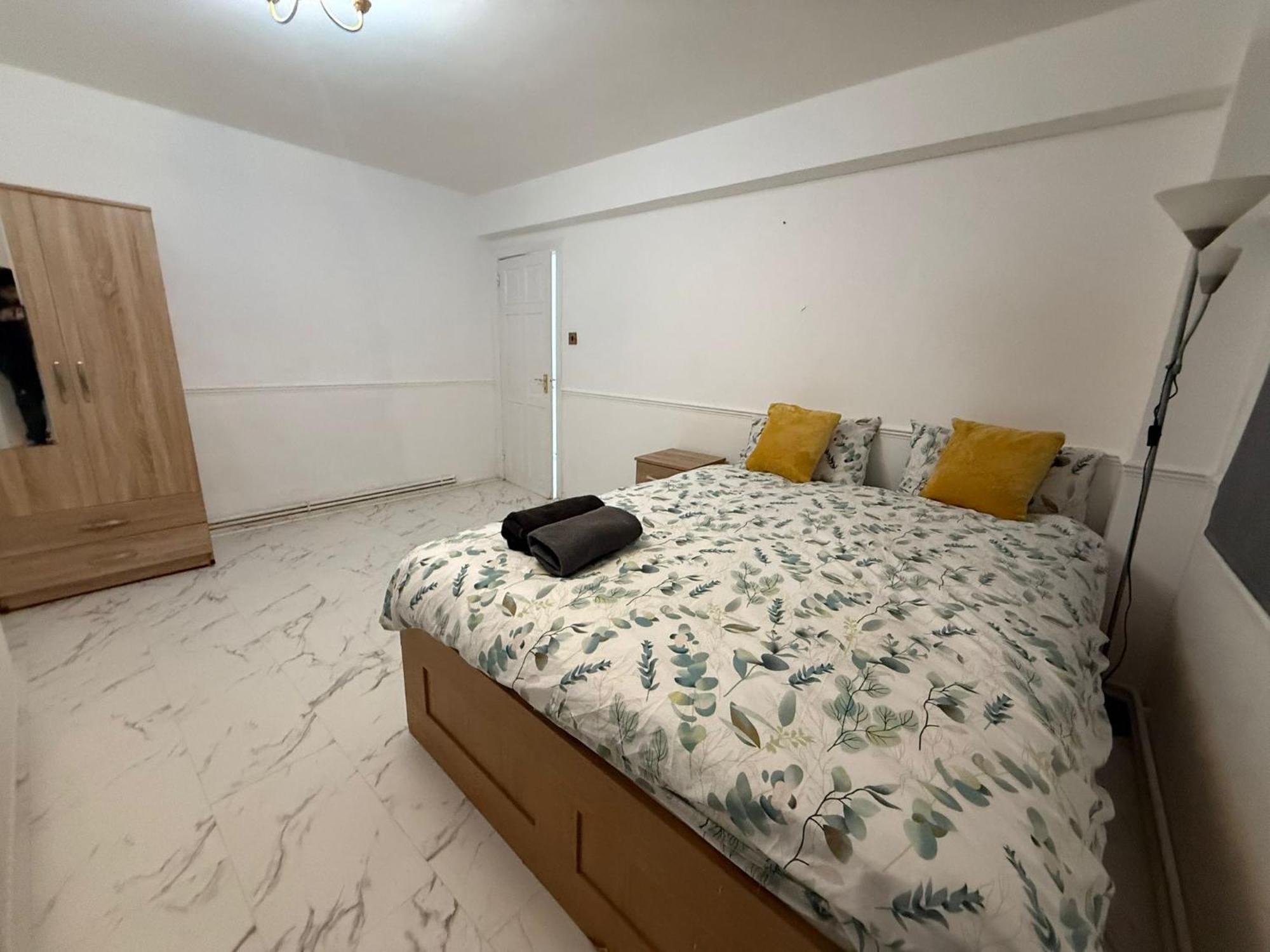 Gazde/Camere de închiriat Edgware Road For 4 Guests Londra